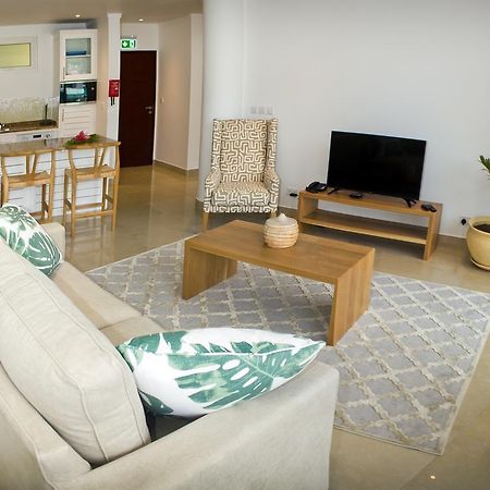 The Quadrant Luxury Apartments ヴィクトリア エクステリア 写真
